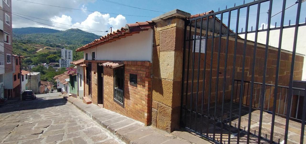 Santander Aleman Hostel San Gil Buitenkant foto
