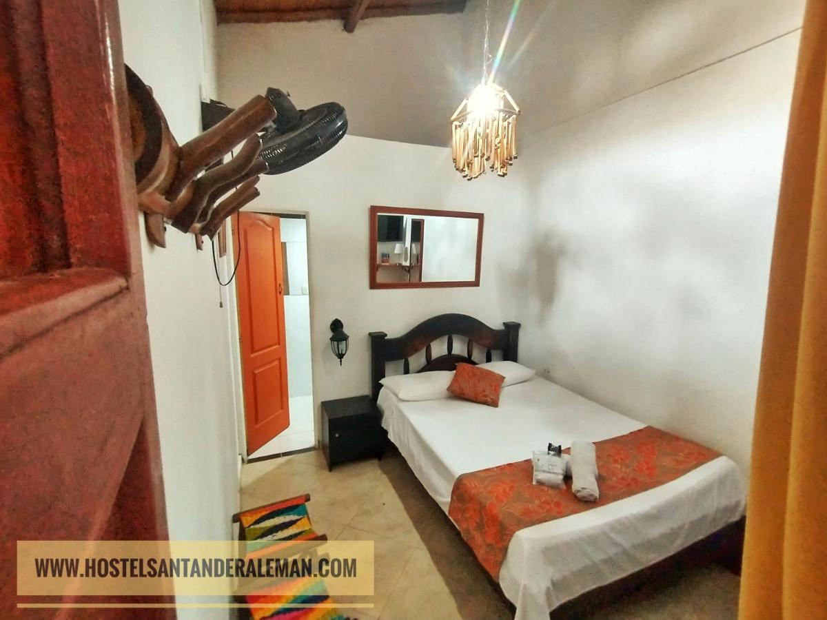 Santander Aleman Hostel San Gil Buitenkant foto