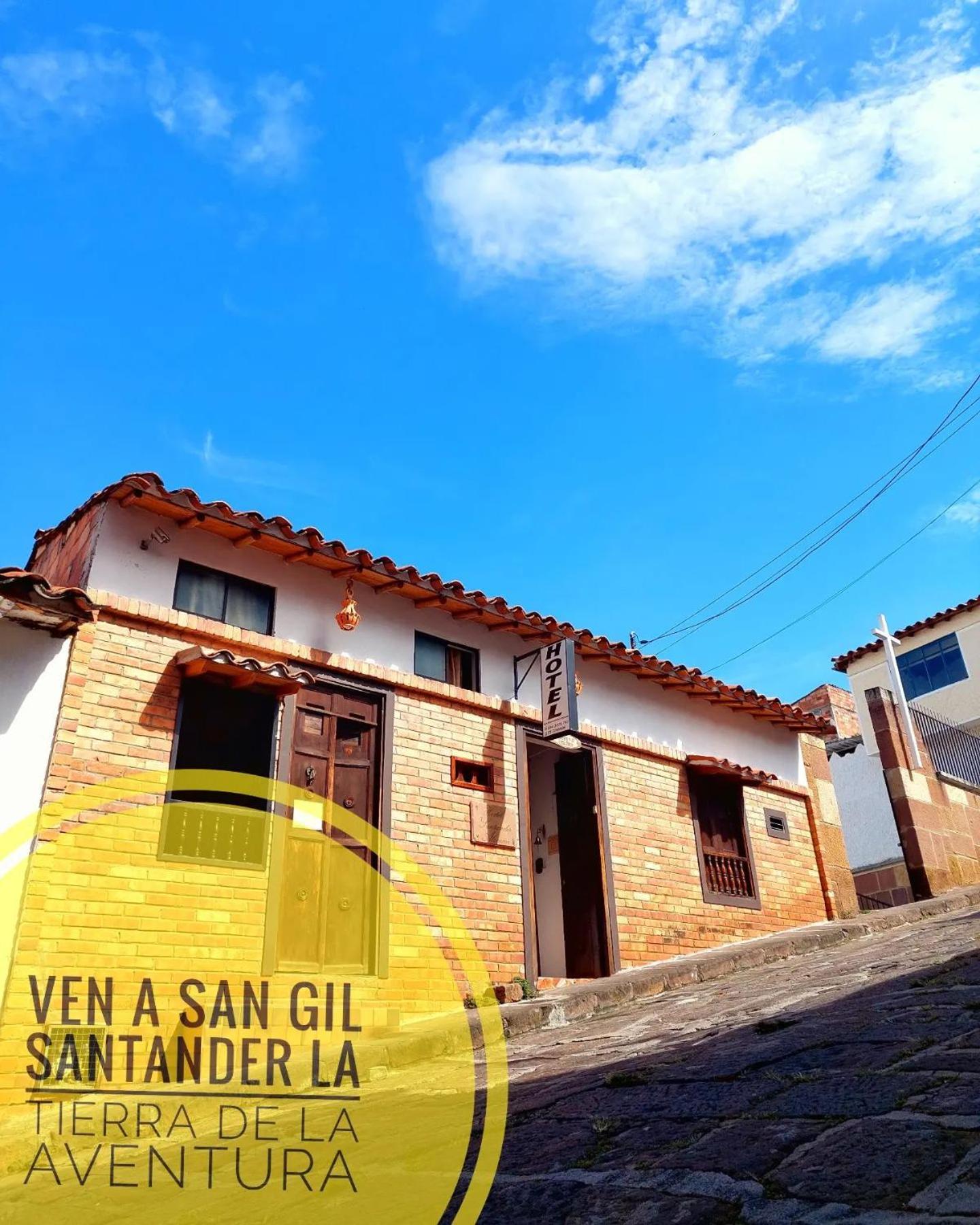 Santander Aleman Hostel San Gil Buitenkant foto
