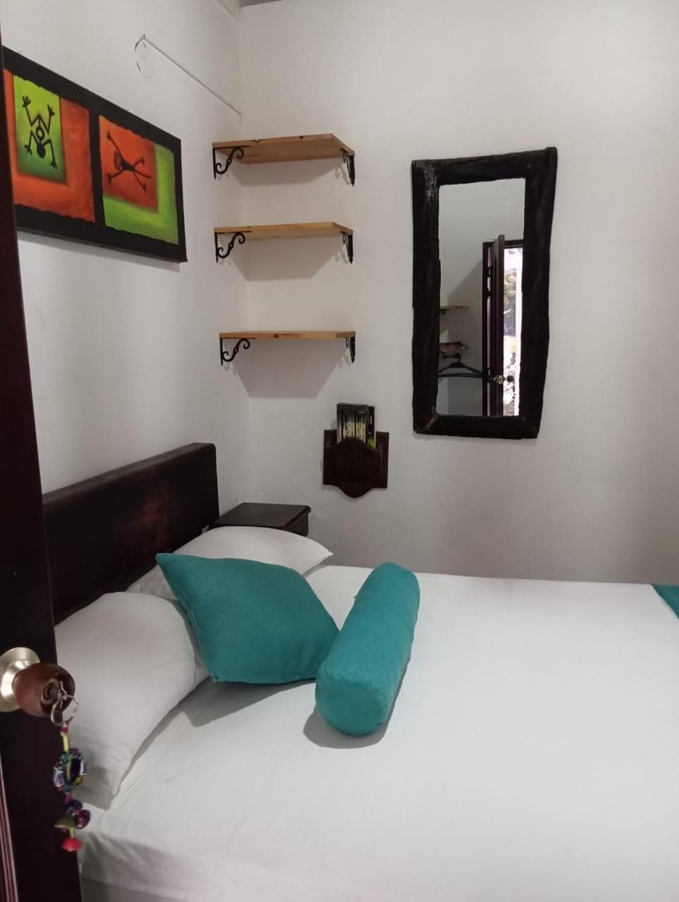 Santander Aleman Hostel San Gil Buitenkant foto