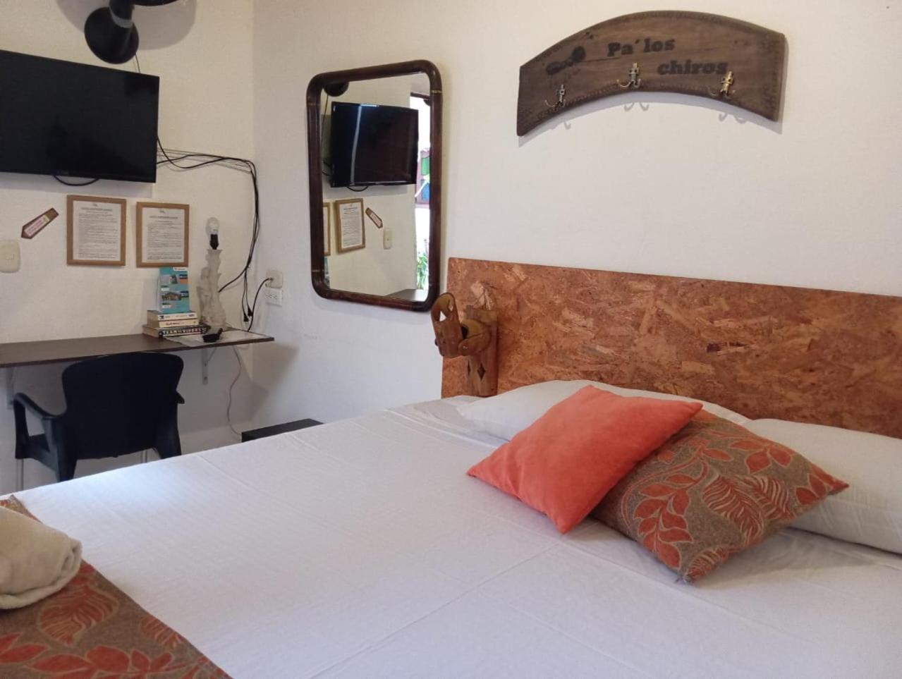 Santander Aleman Hostel San Gil Buitenkant foto